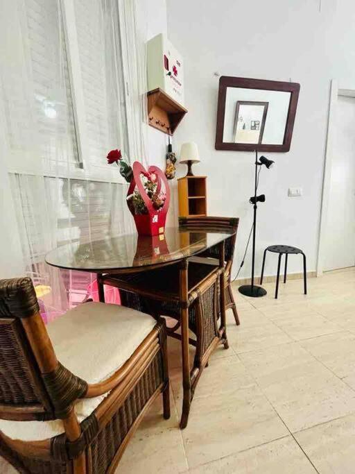 Apartamento Privado En Alameda De Hercules Siviglia Esterno foto
